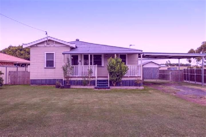 Eleanor, 32 — Escort in Wyreema, Australia
