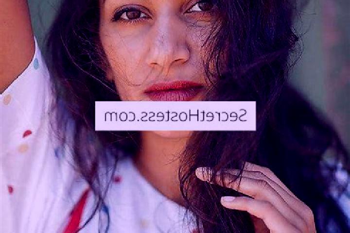 Eleanor, 33, a black brown-eyed indian companion based in Trubchevsk. Offering CIM, Girlfriend Experience, Party Girl, Travel Companion. Available for incall...