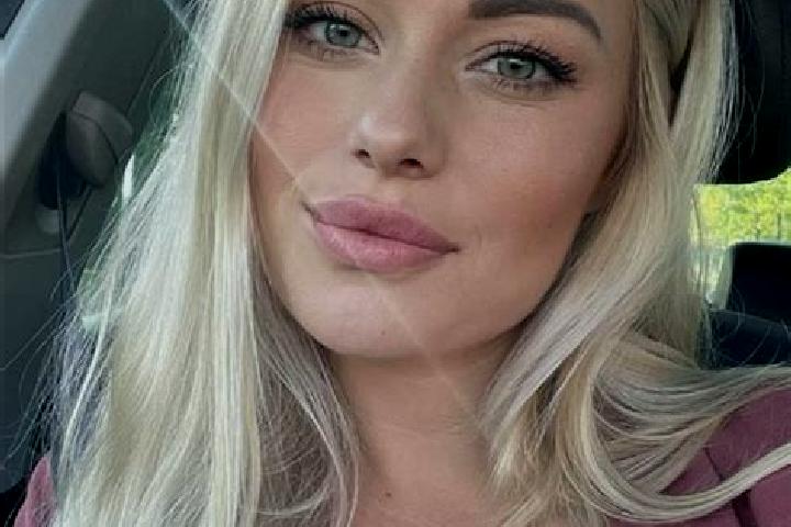 Eleanor, 33, a blonde hazel-eyed mixed companion based in Sliwungkrajan. Offering Overnight, Erotic Massage, Tantra. Available for incall and outcall, day an...