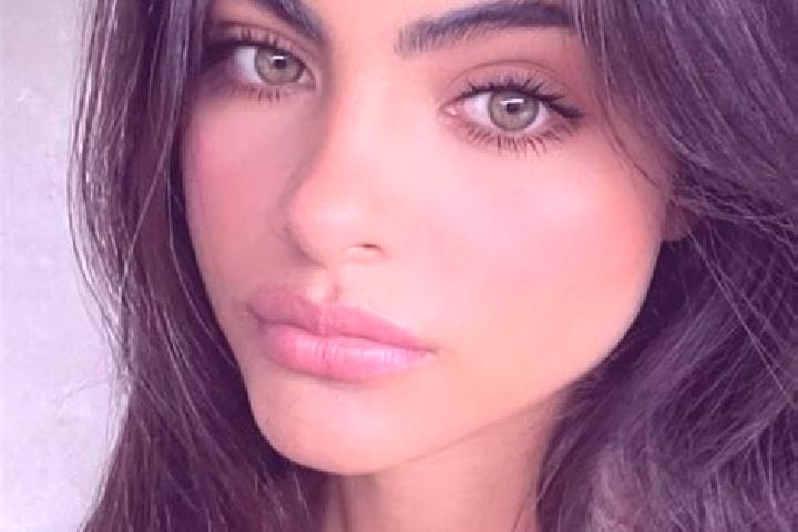 Eleanor, 33, a chestnut green-eyed indian companion based in Berceruelo. Offering Overnight, Striptease, Tantra, Fetish. Available for incall and outcall, ov...