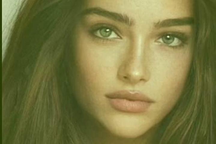 Eleanor, 33, a chestnut grey-eyed caucasian companion based in Steenwijksmoer. Offering Duos, Domination. Available for incall and outcall, day and evening d...
