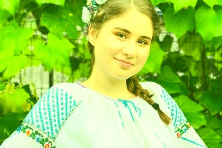 Eleanor, 33 — Escort in Cetan, Romania