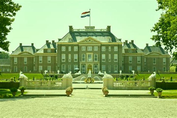 Eleanor, 33 — Escort in Het Loo, Netherlands