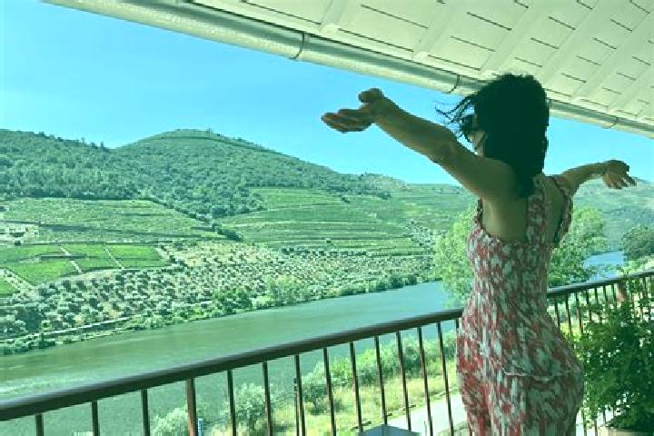 Eleanor, 33 — Escort in Pinhao, Portugal