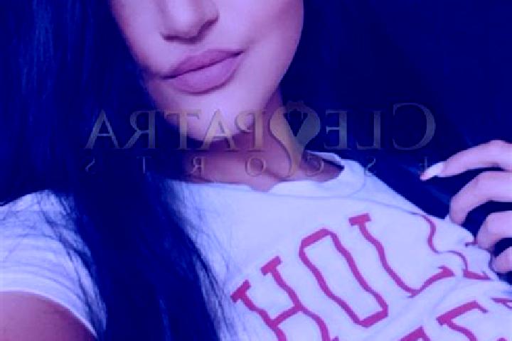 Eleanor, 34, a auburn amber-eyed mediterranean companion based in Vorstetten. Offering Overnight, BDSM, Tantra, Prostate Massage, OWO. Available for incall a...