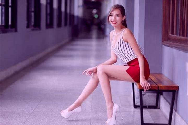 Eleanor, 34, a auburn brown-eyed asian companion based in Bogazici. Offering Couples, BDSM, Girlfriend Experience, Travel Companion, CIM. Available for incal...