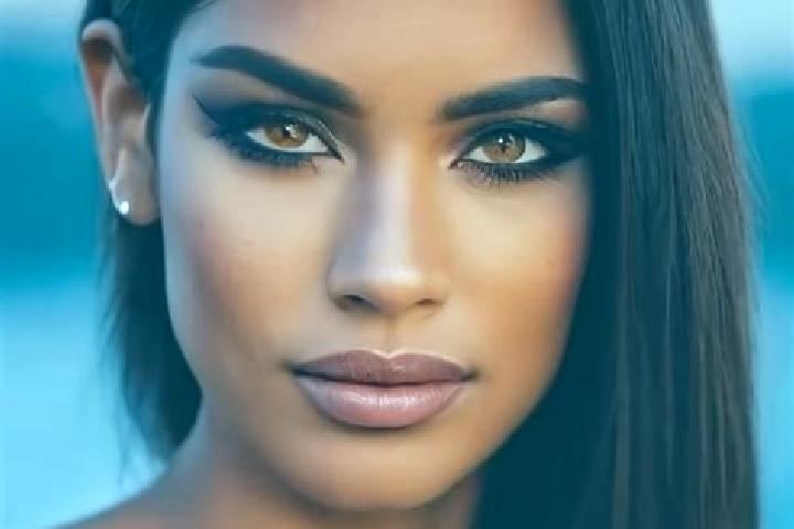 Eleanor, 34, a black dark-eyed latina companion based in Lukarisce. Offering Erotic Massage, 69, Fetish. Available for incall and outcall, day and evening da...