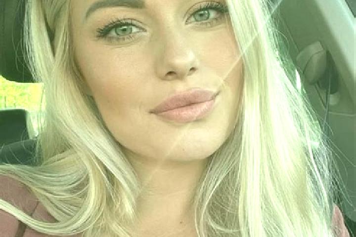 Eleanor, 34, a blonde hazel-eyed ebony companion based in Puerto Suarez. Offering Striptease, CIM, 69. Available for incall and outcall, overnight bookings a...