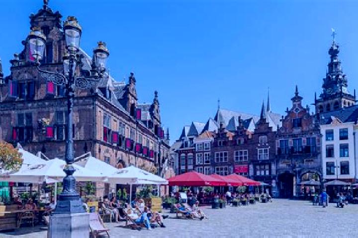 Eleanor, 34 — Escort in Arnhem, Netherlands