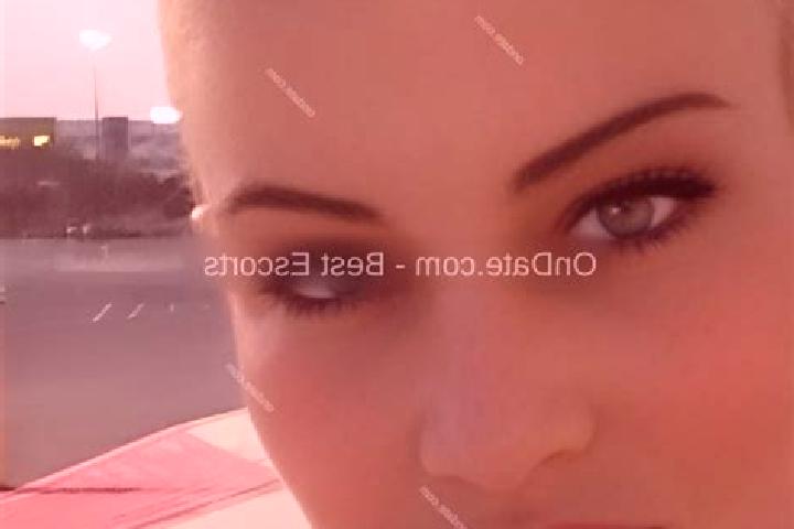 Eleanor, 34 — Escort in Ceffonds, France