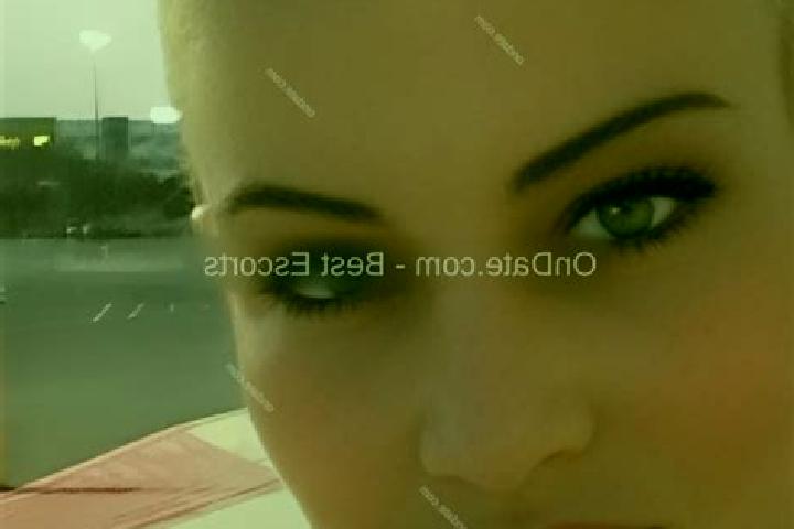 Eleanor, 34 — Escort in Chackbay, United States