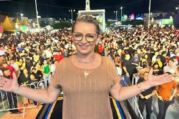 Eleanor, 34 — Escort in Sao Sebastiao do Umbuzeiro, Brazil