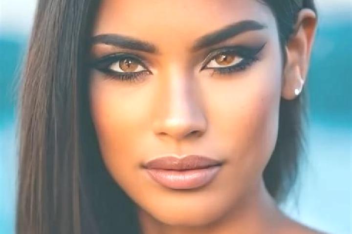 Eleanor, 35, a black brown-eyed latina companion based in Tlokoeng. Offering Erotic Massage, Party Girl, Roleplay. Available for incall and outcall, day and ...