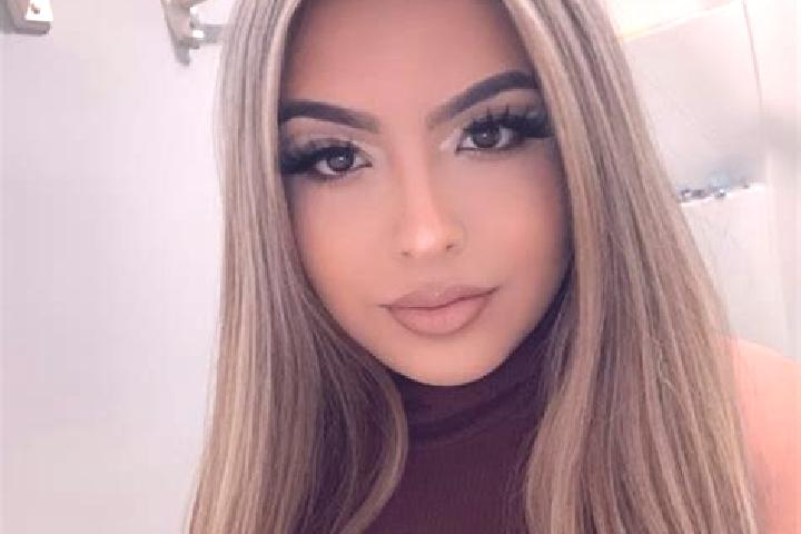 Eleanor, 35, a blonde amber-eyed latina companion based in Heikruis. Offering Domination, Massage, GFE, A-Level. Available for incall and outcall, day and ev...