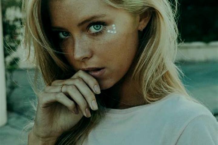 Eleanor, 35, a blonde blue-eyed caribbean companion based in Phum Pakhle. Offering Duos, Striptease, Party Girl. Available for incall and outcall, day and ev...