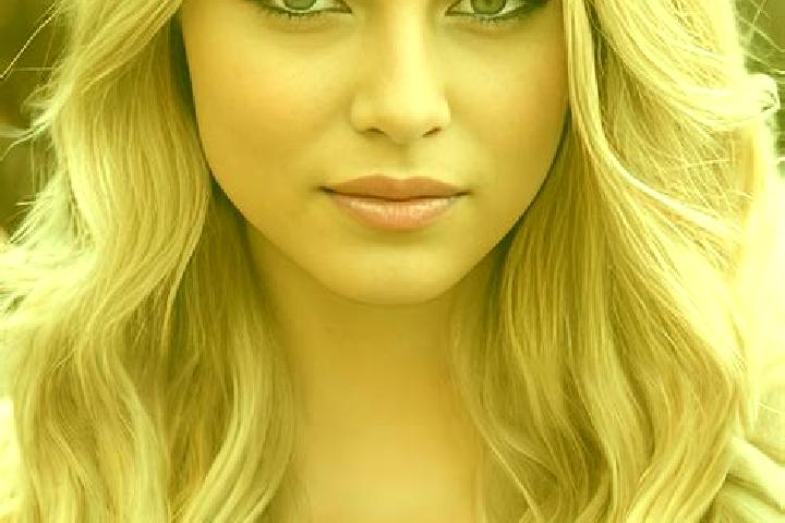Eleanor, 35, a blonde dark-eyed middle eastern companion based in South Hooksett. Offering Deep French Kissing, A-Level, Party Girl, Couples. Available for i...