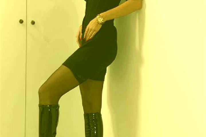 Eleanor, 35, a red brown-eyed ebony companion based in Wakeman. Offering A-Level, GFE, Overnight, Fetish, Party Girl. Available for incall and outcall, overn...