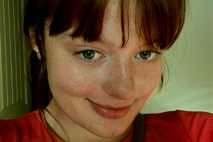 Eleanor, 35, a red brown-eyed mixed companion based in Luzech. Offering BDSM, GFE, OWO. Available for incall and outcall, day and evening dates.