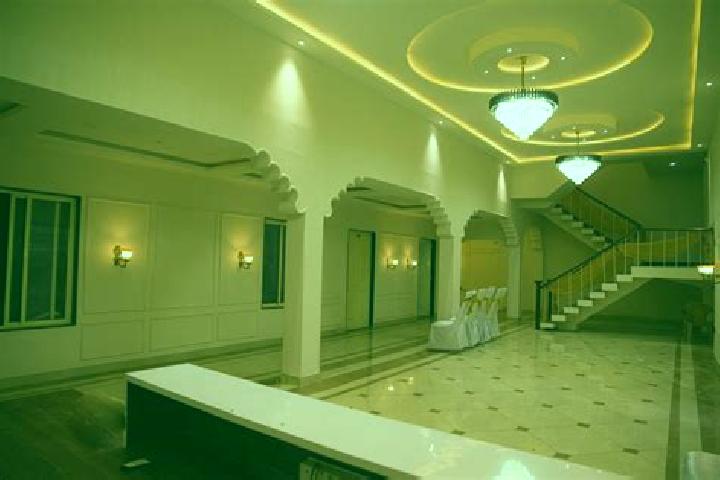 Eleanor, 35 — Escort in Bansi, India