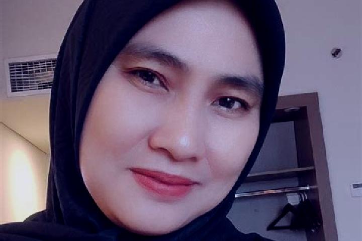 Eleanor, 35 — Escort in Enrekang, Indonesia
