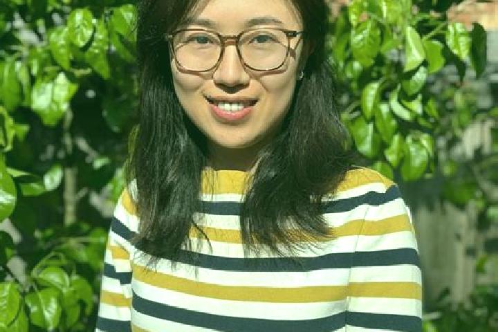 Eleanor, 35 — Escort in Jijia, Romania