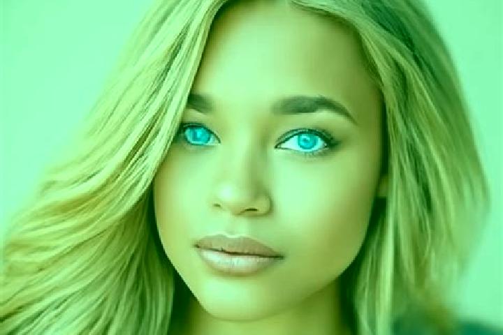 Eleanor, 36, a blonde brown-eyed latina companion based in Moulden. Offering A-Level, Overnight, Party Girl, GFE. Available for incall and outcall, overnight...