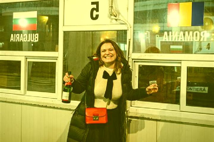 Eleanor, 36 — Escort in Brahasesti, Romania