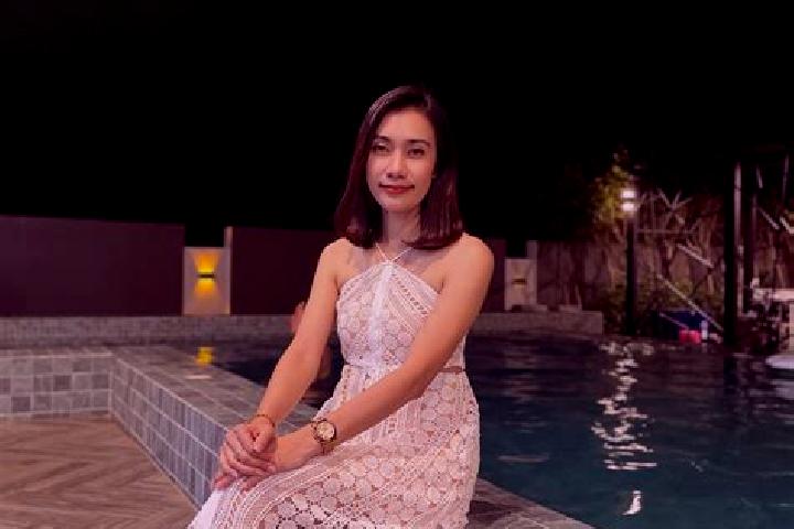 Eleanor, 36 — Escort in Puan Selatan, Indonesia