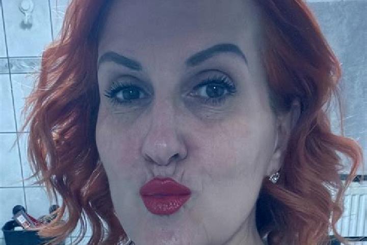 Eleanor, 36 — Escort in Theys, France
