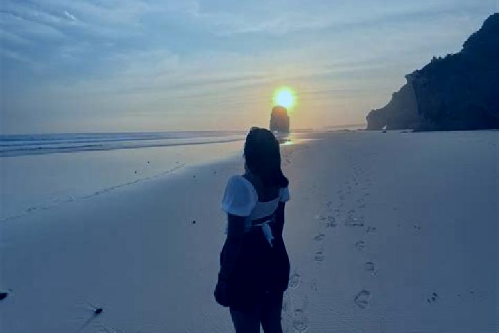 Eleanor, 36 — Escort in Werang, Indonesia