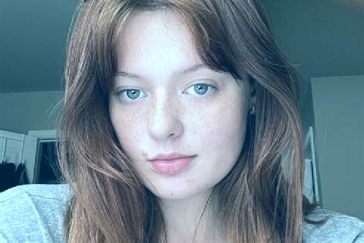 Eleanor, 37, a auburn grey-eyed mixed companion based in Anglet. Offering Dinner Date, Tantra, CIM, A-Level. Available for incall and outcall, overnight book...