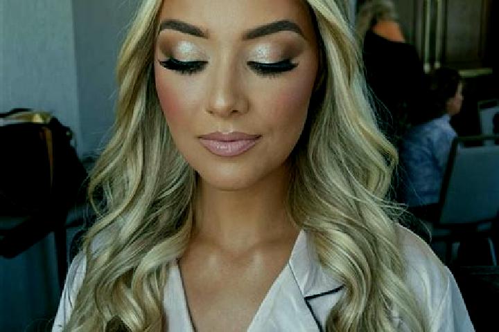 Eleanor, 37, a blonde brown-eyed mixed companion based in Palangkaraya. Offering Couples, Erotic Massage, Dinner Date, 69. Available for incall and outcall, ...