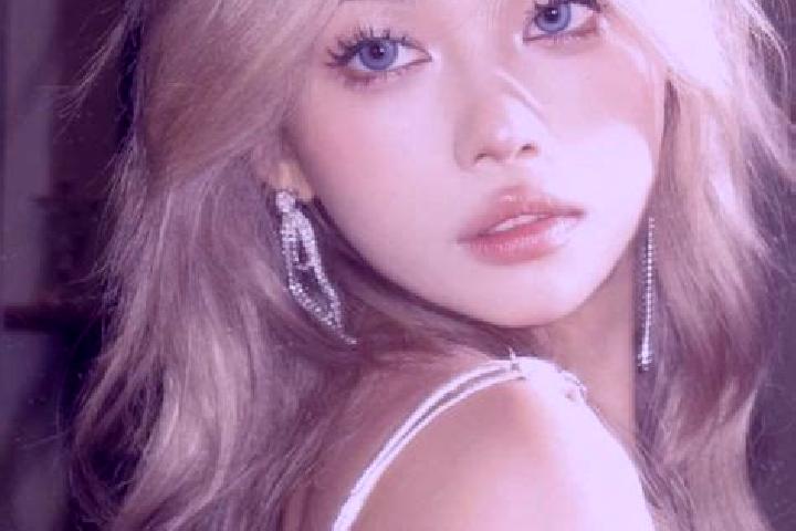 Eleanor, 37, a blonde dark-eyed asian companion based in Besuki Dua. Offering Striptease, Erotic Massage, 69. Available for incall and outcall, overnight boo...