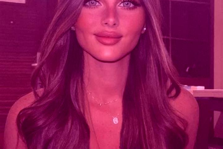 Eleanor, 37, a brunette dark-eyed mixed companion based in Ab Pakhsh. Offering Tantra, Dinner Date, Striptease. Available for incall and outcall, day and eve...