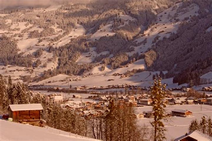 Eleanor, 37, a red blue-eyed mixed companion based in Ramsau im Zillertal. Offering Erotic Massage, Tantra, BDSM. Available for incall and outcall, overnight...