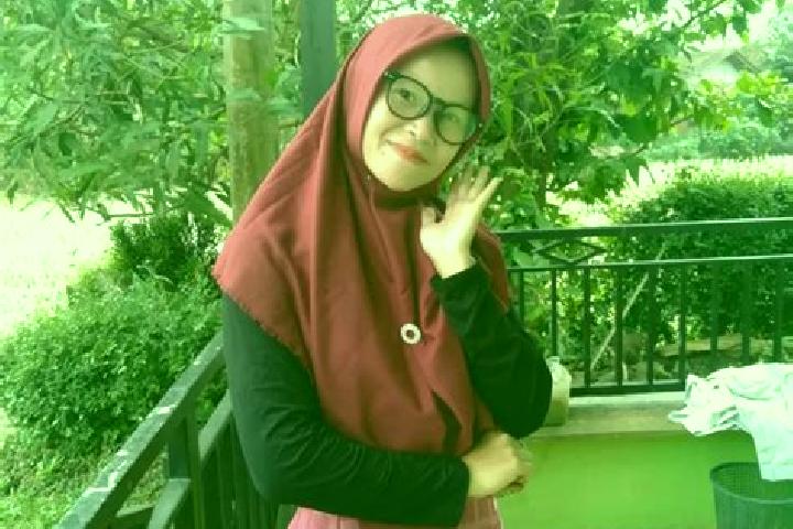 Eleanor, 37 — Escort in Desa Gegempalan, Indonesia