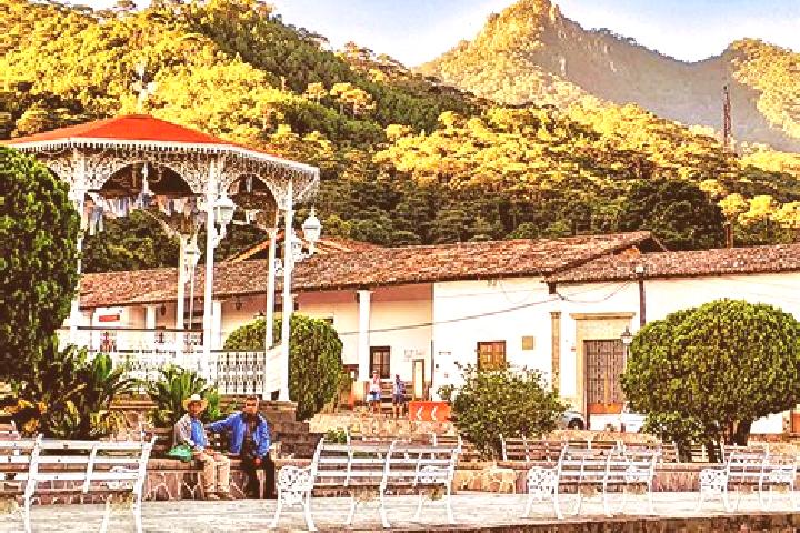 Eleanor, 37 — Escort in Ejido de San Sebastian, Mexico