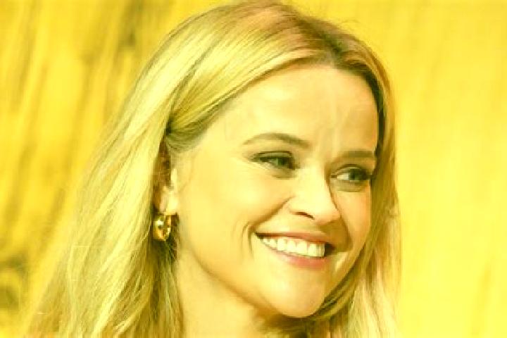 Eleanor, 37 — Escort in Mango, United States