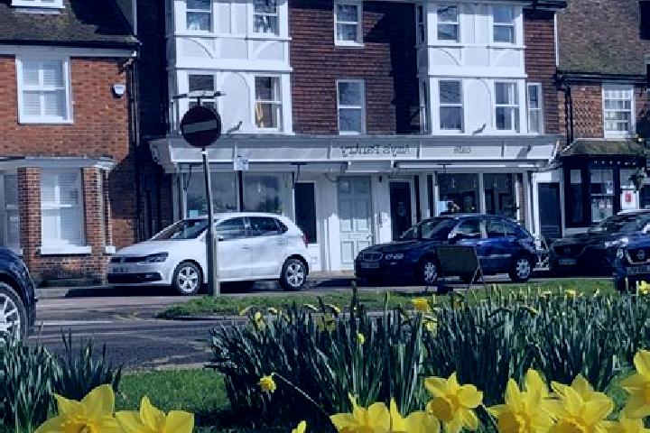 Eleanor, 37 — Escort in Tenterden, United Kingdom