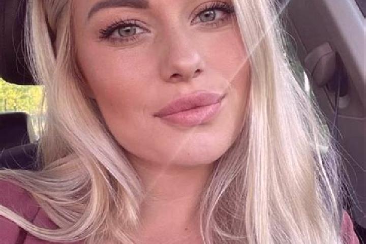 Eleanor, 38, a blonde hazel-eyed asian companion based in Utrecht. Offering OWO, Travel Companion, Party Girl. Available for incall and outcall, day and even...
