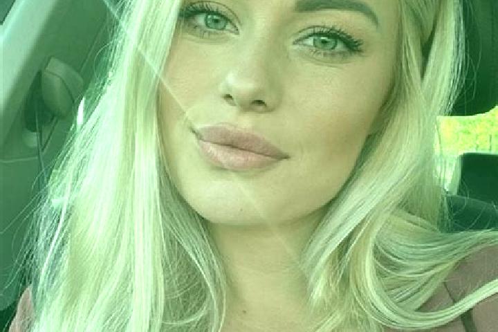 Eleanor, 38, a blonde hazel-eyed slavic companion based in Jiuhe. Offering 69, Dinner Date, BDSM, Erotic Massage. Available for incall and outcall, day and e...