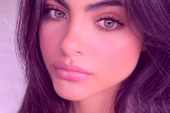 Eleanor, 38, a brunette grey-eyed indian companion based in Axapusco. Offering Roleplay, Dinner Date, 69, Couples. Available for incall and outcall, overnigh...
