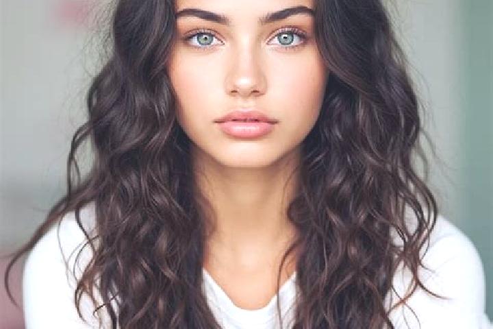 Eleanor, 38, a brunette grey-eyed mediterranean companion based in Duere. Offering Prostate Massage, Tantra. Available for incall and outcall, day and evenin...