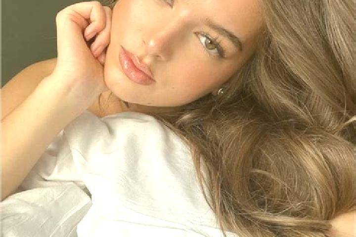 Eleanor, 38, a chestnut dark-eyed latina companion based in Locmine. Offering Party Girl, Travel Companion, Erotic Massage, A-Level, Striptease. Available fo...