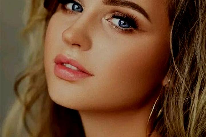 Eleanor, 38, a dark blonde blue-eyed mediterranean companion based in Ponte All Ania. Offering Massage, BDSM, Striptease, Party Girl. Available for incall an...