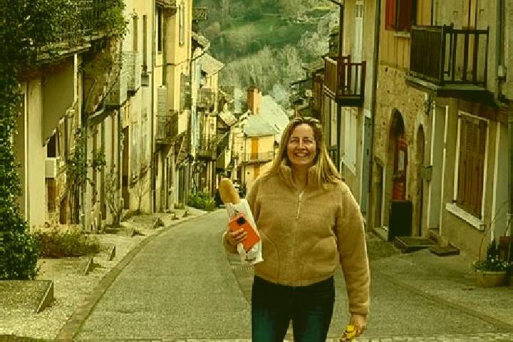 Eleanor, 38 — Escort in Najac, France