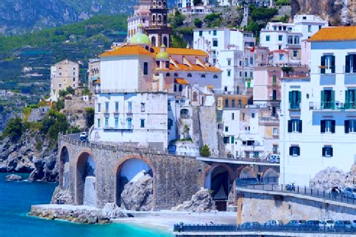 Eleanor, 39 — Escort in Ceranesi, Italy