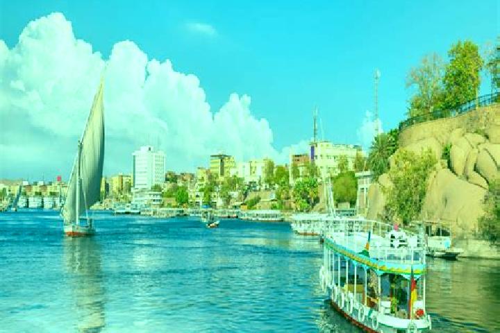 Eleanor, 39 — Escort in Maghaghah, Egypt
