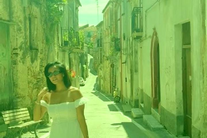 Eleanor, 39 — Escort in Vibonati, Italy