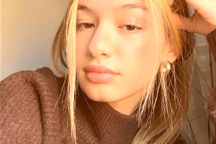 Elizabeth, 20, a blonde brown-eyed mixed companion based in Graveson. Offering Couples, Roleplay, Overnight, Duos. Available for incall and outcall, overnigh...